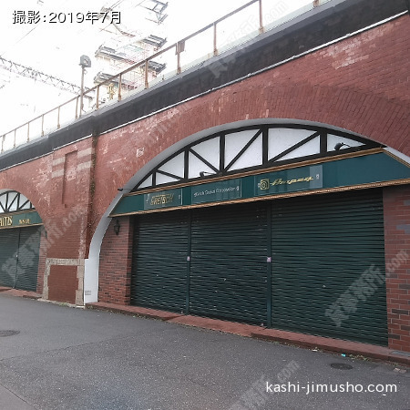 ビル前面