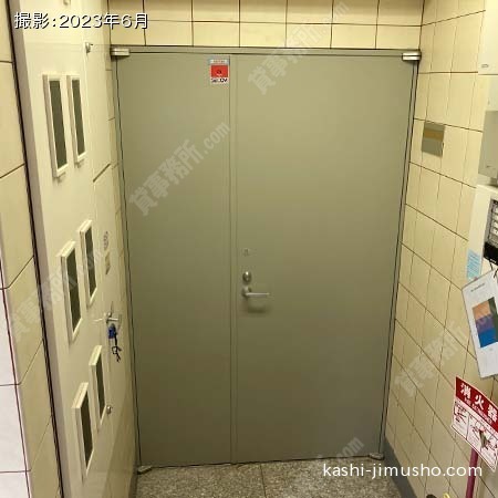 貸室入口(1階）