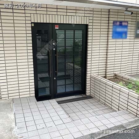 貸室入口(1階）