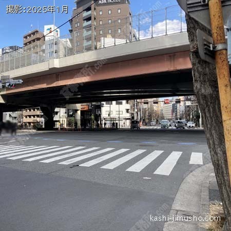 前面道路(神田金物通り)