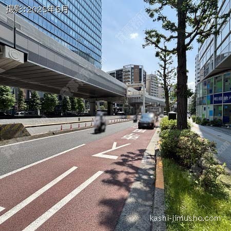 前面道路(玉川通り)