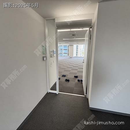 貸室入口