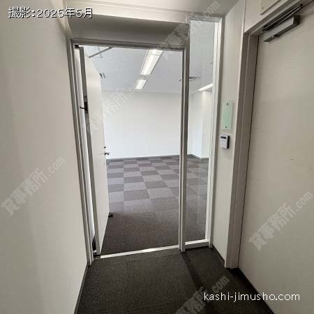 貸室入口