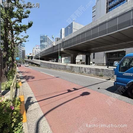 前面道路(玉川通り)