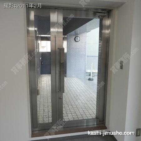 貸室入口 