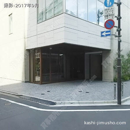 ビル正面