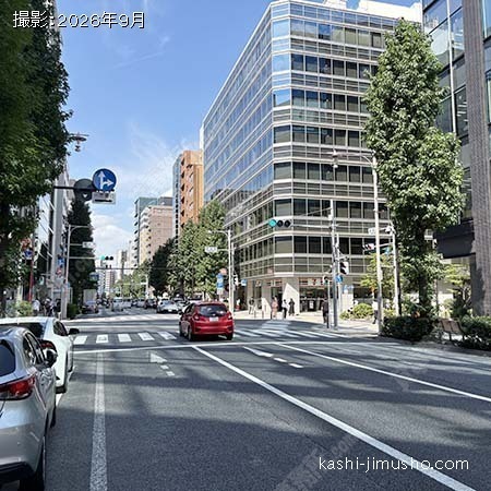 前面道路(人形町通り)