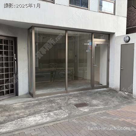 貸室入口(1階)