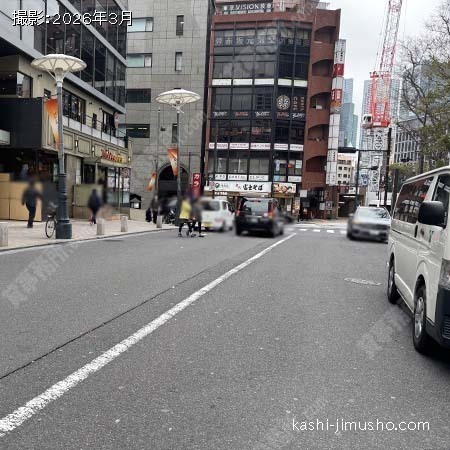 前面道路(一ツ木通り）