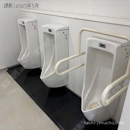 男性トイレ