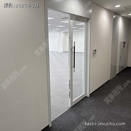 貸室入口(2階129.48坪)