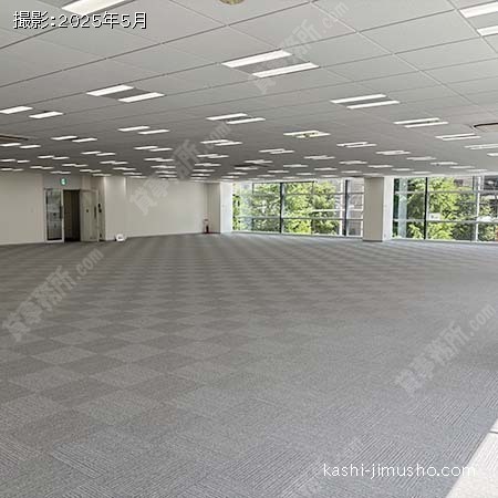貸室内(2階130.57坪)