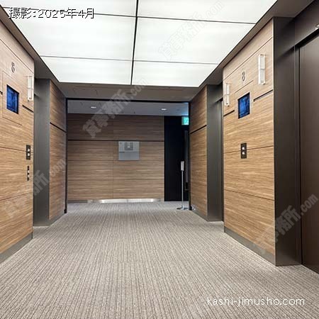 貸室階エレベーターホール