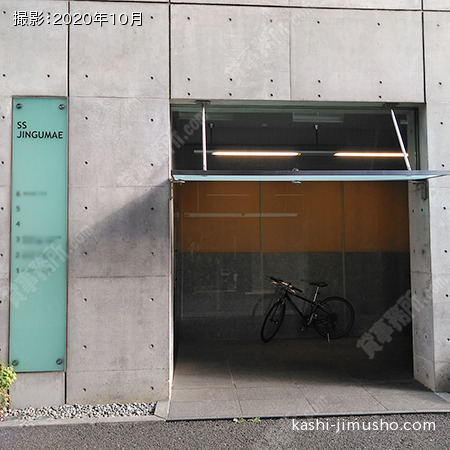 ビル入口 ビル入口