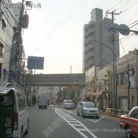 前面道路 
