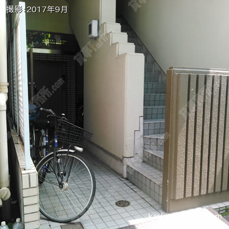 入口①