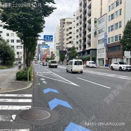 前面道路(春日通り)