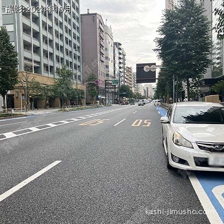 前面道路(春日通り)