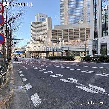 前面道路(甲州街道）