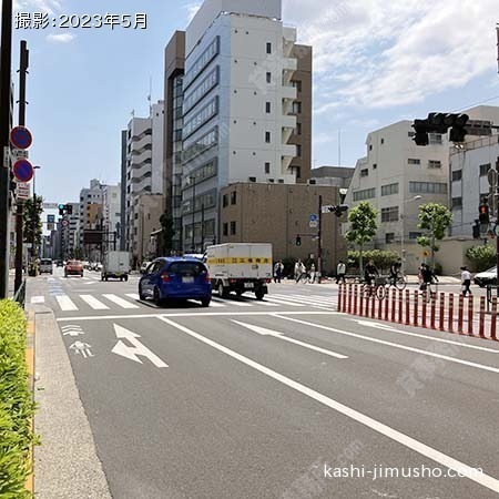 前面道路(春日通り)