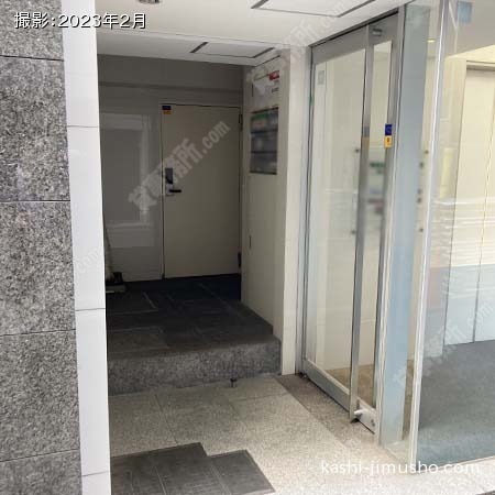 ビル入口 ビル入口