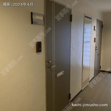 貸室入口(2階207号室)