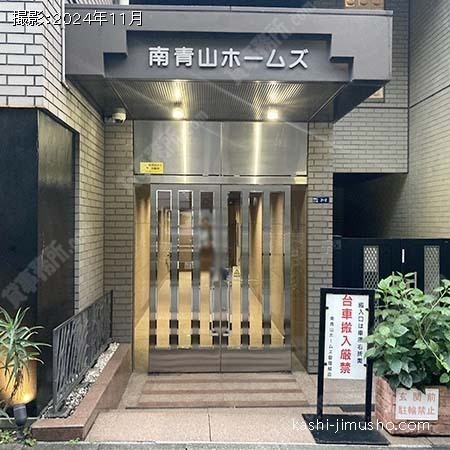 建物入口