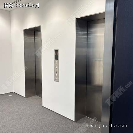 貸室階エレベーターホール