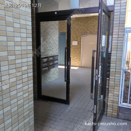 ビル入口 ビル入口