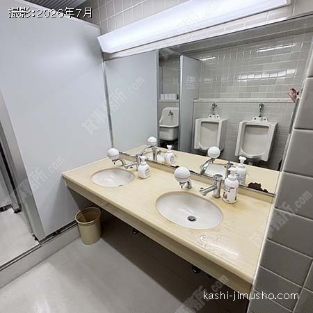男性トイレ