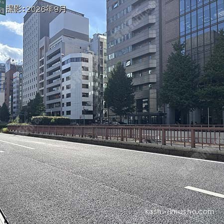 前面道路(昭和通り) 前面道路(昭和通り)