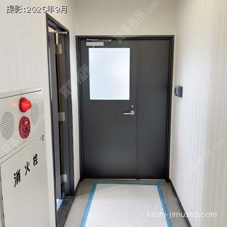 貸室入口