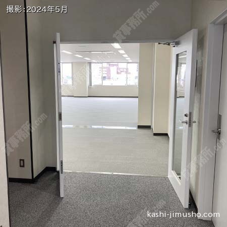 貸室入口(5階)