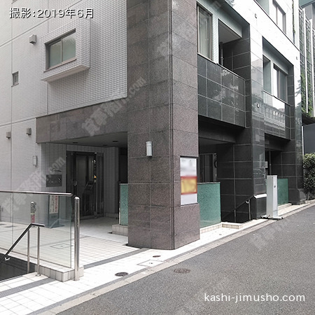 ビル前面