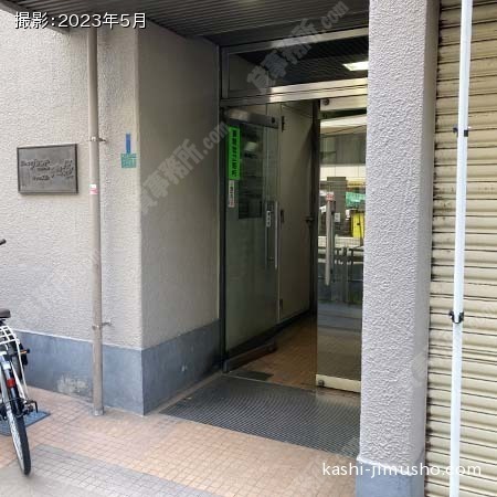 建物入口