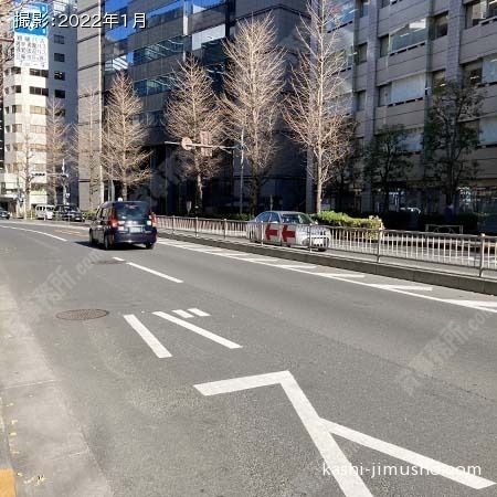 前面道路（桜田通り）