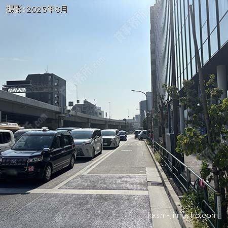 前面道路(明治通り)