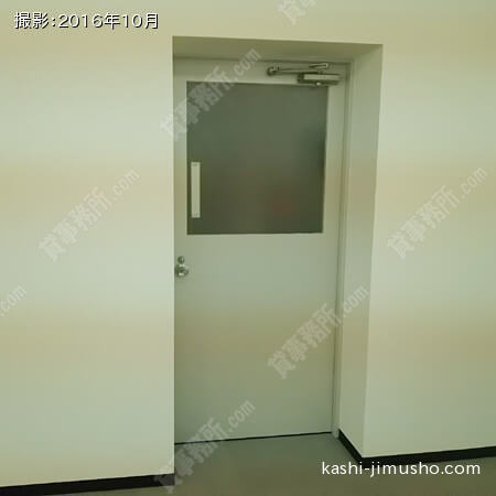 貸室入口