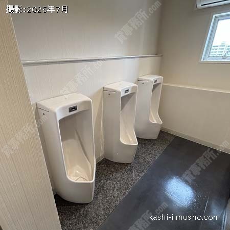 男性トイレ