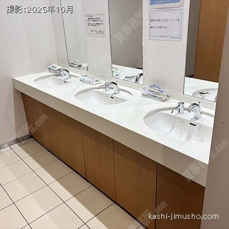 男性トイレ