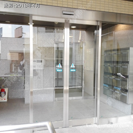 エントランス前