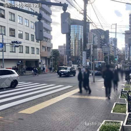 前面道路(目黒通り)