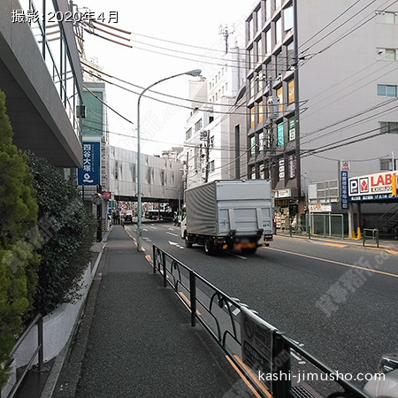 前面道路（井の頭通り）