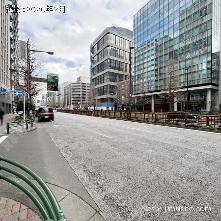 前面道路(昭和通り）