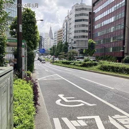 前面道路(明治通り)