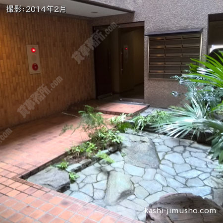 ビル前面敷地