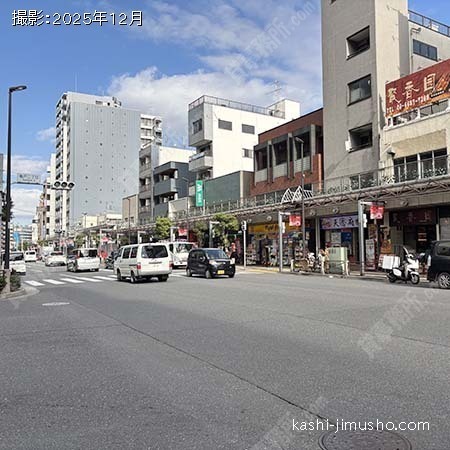前面道路(明治通り)