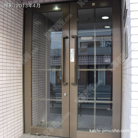 玄関 