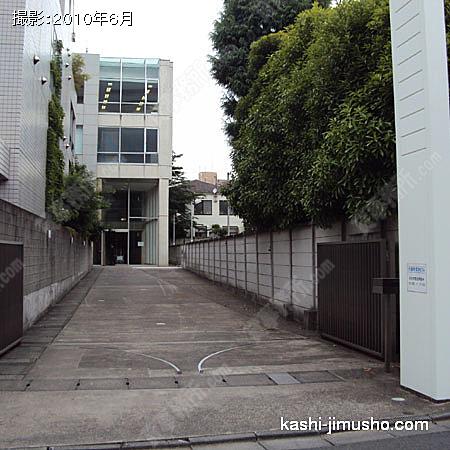 ビル入口アプローチ