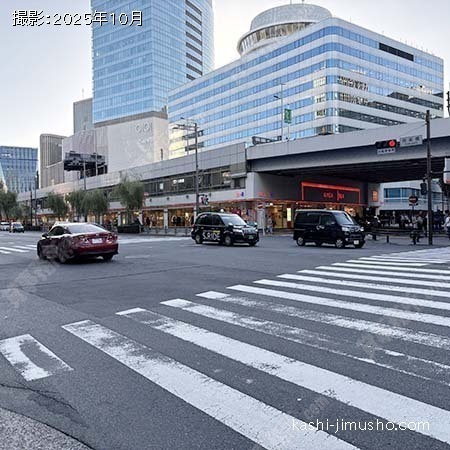 前面道路(外堀通り) 前面道路(外堀通り)